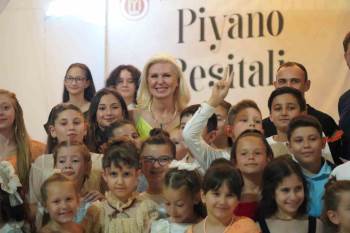 Sanat Akademisi Kursiyerleri Hünerlerini Sergiledi
