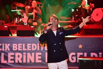 Sanatçı Gökhan Sezen Bilecik’Te Sahne Aldı
