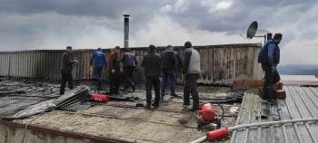 Sanayi Sitesinde Çıkan Yangında Panik Anları Güvenlik Kamerasında
