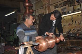 Sandıklı Bakırcılık Mesleği Devam Ettiriliyor
