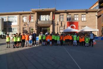 Sandıklı Belediyesi’Nden Futbol Turnuvası
