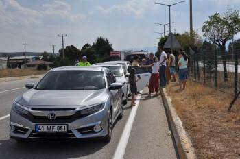 Sandıklı’Da 4 Araç Kazaya Karıştı
