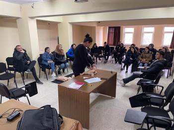 Sandıklı’Da Üniversite Öğrencilerine Temel İlk Yardım Eğitimi
