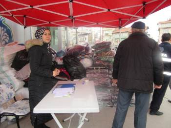 Sandıklı Depremzedeler İçin Tek Yürek Oldu

