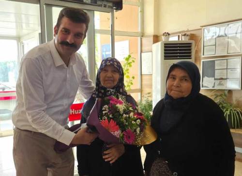 Sandıklı Kaymakamı Yosunkaya, huzurevi sakinleriyle buluştu