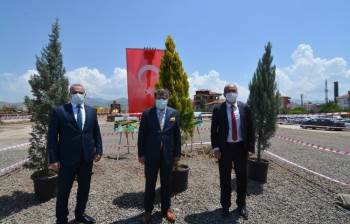 Sandıklı Millet Bahçesi’Nde İlk Fidanlar Toprakla Buluşturuldu
