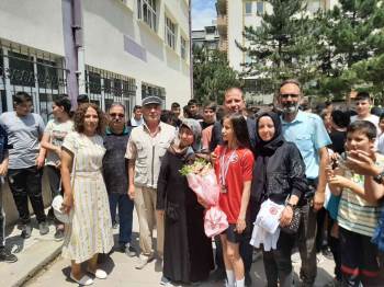 Sandıklılı 7’İnci Sınıf Öğrencisi İlçenin Gururu Oldu
