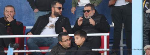 Şapcı yakın takipte