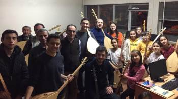 Şaphane’De 7’Den 70’E Bağlama Kursu
