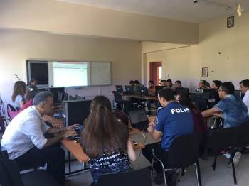 Şaphane’De Kamu Personeli Ve Öğretmenlere ’’Excel Eğitimi’’
