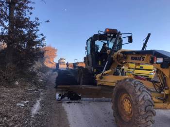 Şaphane Toki Konutları Yolunda Bakım Ve Onarım Çalışmaları
