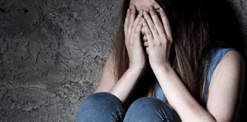 SAPIK MUAVİNDEN MİNİ ETEK İTİRAFI