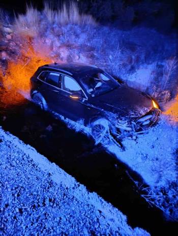 Şarampole Giren Otomobilde 5 Kişi Yaralandı
