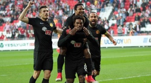 Sarı kartlar tepki görmüştü! Mezenga ve Ofoedu...