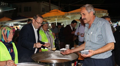 Sarıcakayalılar aşureye doydu