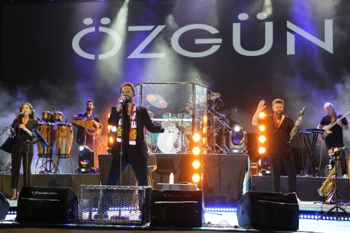 Şarkıcı Özgün'den Eskişehir'in kurtuluşuna özel konser