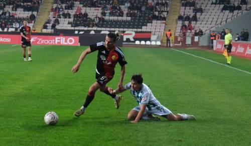 Sarper Çağlar ilk 11'de başladı