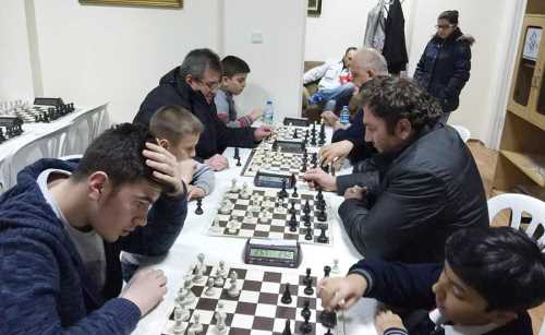 SATRANÇ DA İKİ ŞAMPİYON