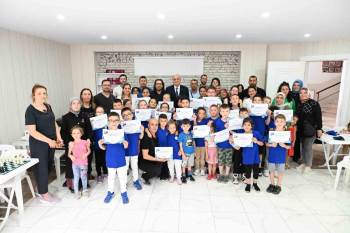 Satranç Eğitimlerini Başarıyla Tamamladılar
