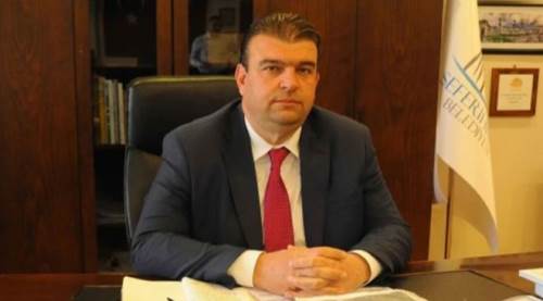 SEFERİHİSAR BELEDİYESİ’NE OPERASYON: BAŞKAN İSMAİL YETİŞKİN GÖZALTINA ALINDI