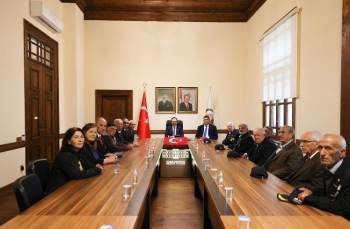 Şehit Aileleri Ve Gazilerden Vali Kızılkaya’Ya Ziyaret
