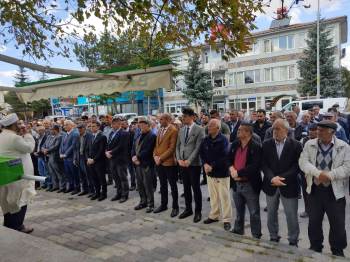 Şehit Annesi Havva Arı Son Yolculuğuna Uğurlandı
