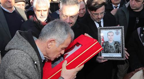 Şehit babası ağlamaz