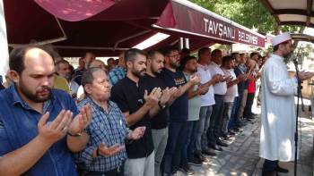 Şehit Edilen Hamas Lideri İçin Tavşanlı’Da Gıyabi Cenaze Namazı Kılındı
