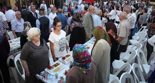 ŞEHİT-GAZİ AİLELERİ İFTARDA BULUŞTU