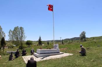 Şehit Mezarları Ziyaret Edildi
