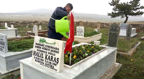Şehit mezarlarına bakım yapıldı