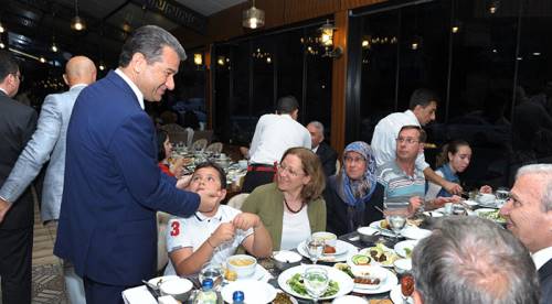 Şehit ve gazilerimize minnet borçluyuz
