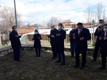 Şehitler İçin Fidan Dikimi Yapıldı Dualar Edildi
