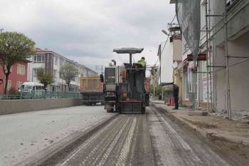 Şehrin Farklı Noktalarında Asfalt Çalışması
