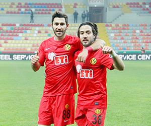 Veysel ve Tarık Galatasaray yolunda