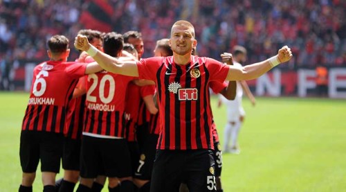 Semih Güler Eskişehirspor'un bel kemiği olacak!