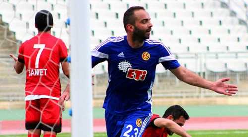 Semih krallığa oynuyor