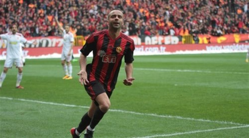 Semih Şentürk futbolu bıraktı!