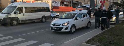 Sen misin yayaya yol veren!