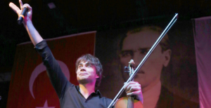 Konser sonrası hastaneye kaldırıldı