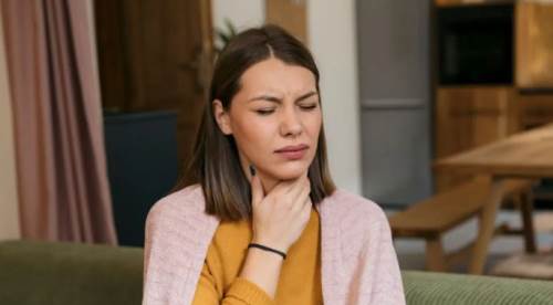 Ses Kısıklığına Ne İyi Gelir? Doğal Yöntemlerle Boğazınızı Rahatlatın ve Sesinizi Geri Kazanın