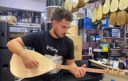 Sesi asırlık, ilgi hala taze: Bağlama satışlarında son durum