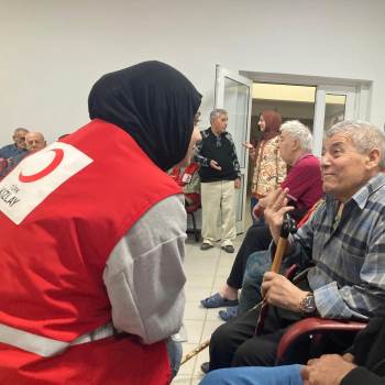 Sevgi Ve İyiliği Dağıtmaya Devam Ediyorlar
