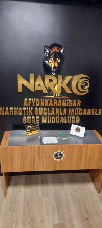 Seyahat Ettikleri Otomobilde 105 Gram Metanfetaminle Yakalandılar
