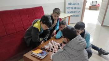 Seydi Resul İmam Hatip Ortaokulunda Mangala Ve Satranç Oyunları Seferberliği
