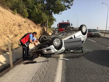 Seyir Halinde Takla Atan Aracın Sürücüsü Yaralandı
