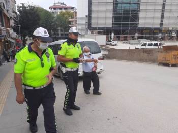 Seyir Halindeki Minibüs Yayaya Çarptı
