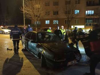 Seyir Halindeki Otomobil Bir Anda Alev Aldı
