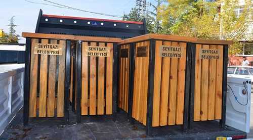 Seyitgazi'de dekoratif çöp kutuları