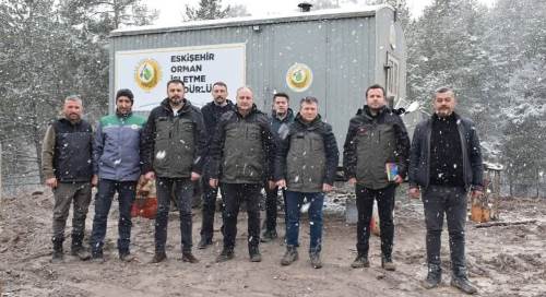 Seyitgazi'de kar yağışına karşı çalışmalar devam ediyor